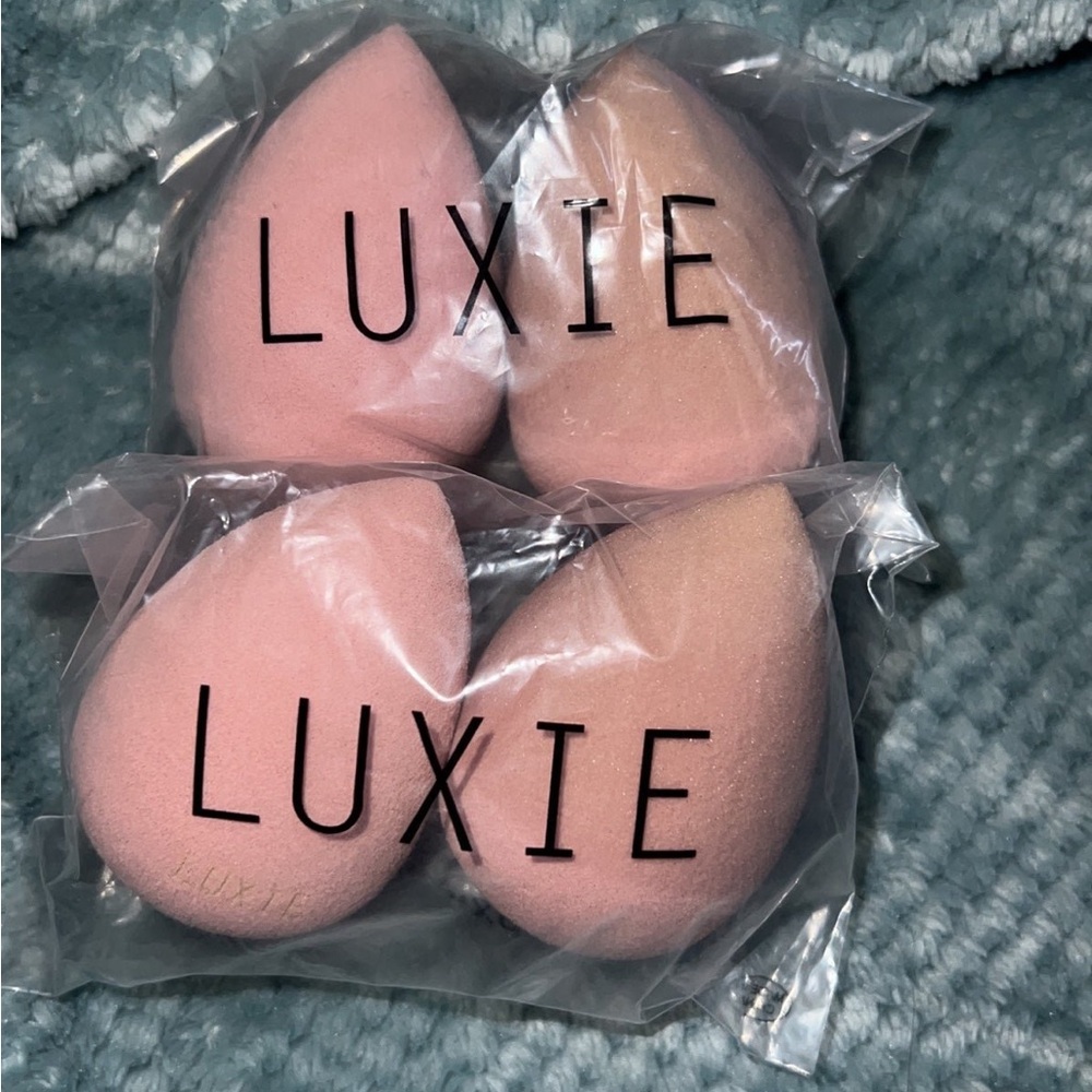 Luxie beauty blender sponges (set of 2)